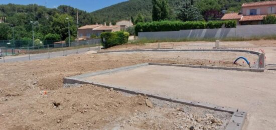 Terrain à bâtir à Auriol, Provence-Alpes-Côte d'Azur